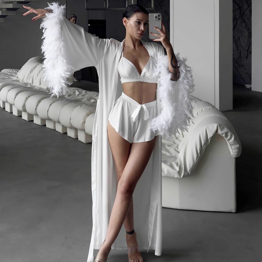 Bathrobe - Set di Tre Pezzi: Vestaglia con